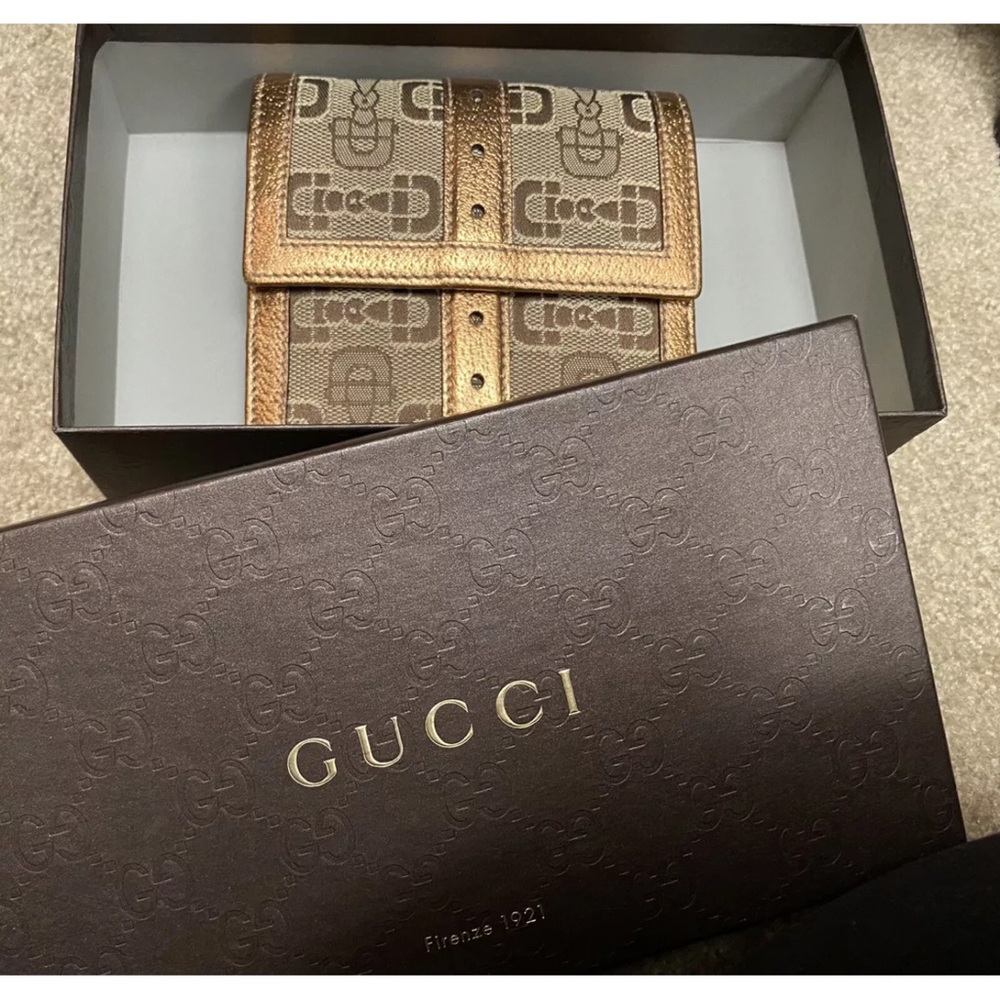 Chic Gucci Horsebit Brown and Bronze Buckle Wallet - Picture 2 of 4